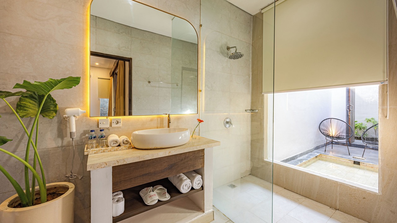 Photo of Bathroom in Sunset Road