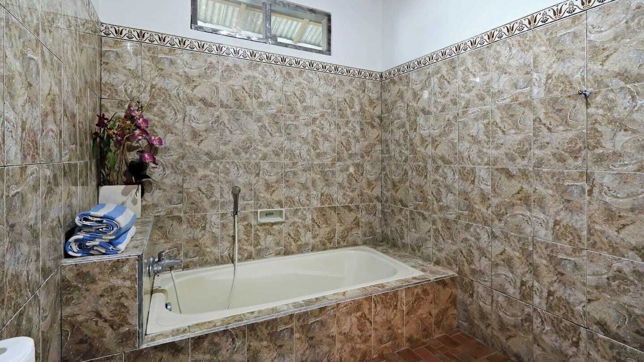 Photo of Bathroom in Petitenget