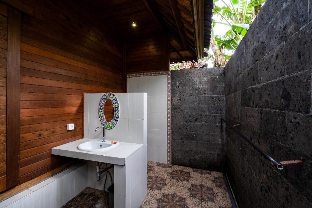 Photo of Bathroom in Mushroom Bay