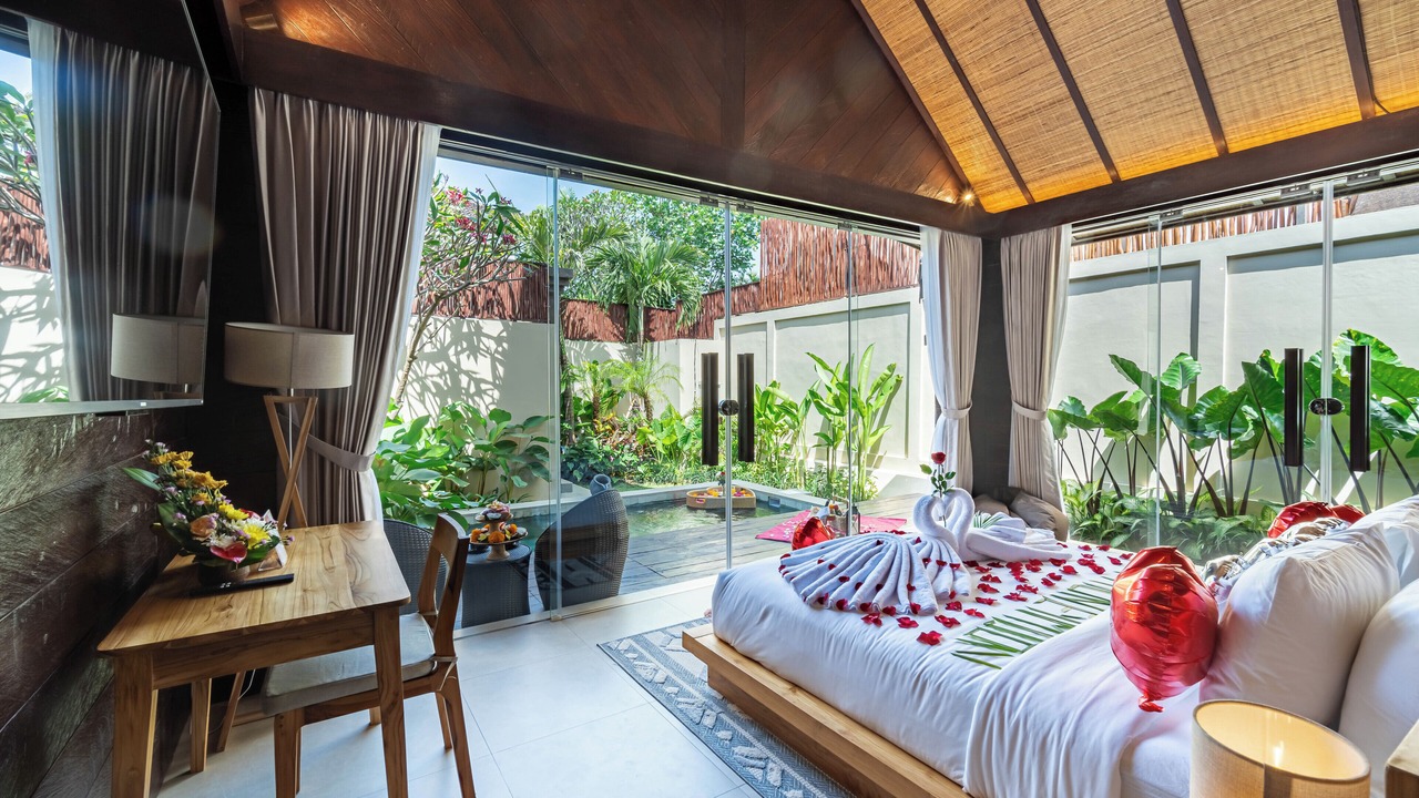 Photo of Bedroom in Kartika Plaza