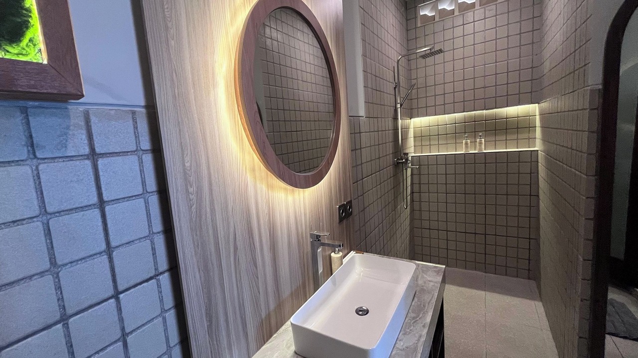 Photo of Bathroom in Sunset Road