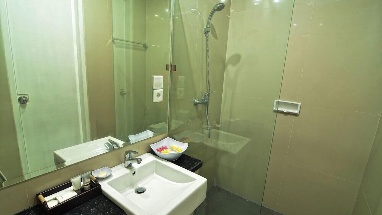 Photo of Bathroom in Sunset Road