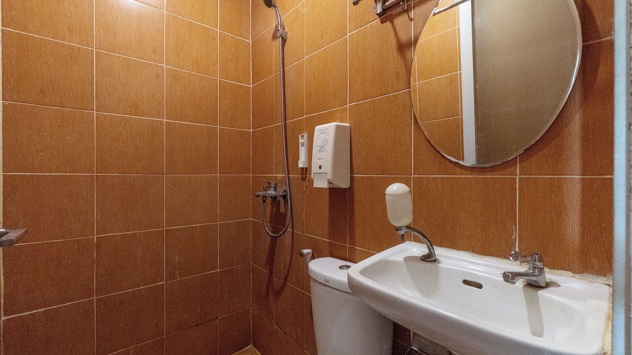 Photo of Bathroom in Gambir