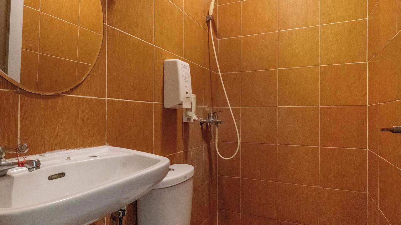 Photo of Bathroom in Gambir