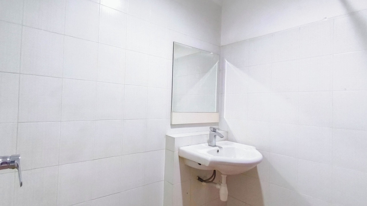 Photo of Bathroom in Siwalankerto
