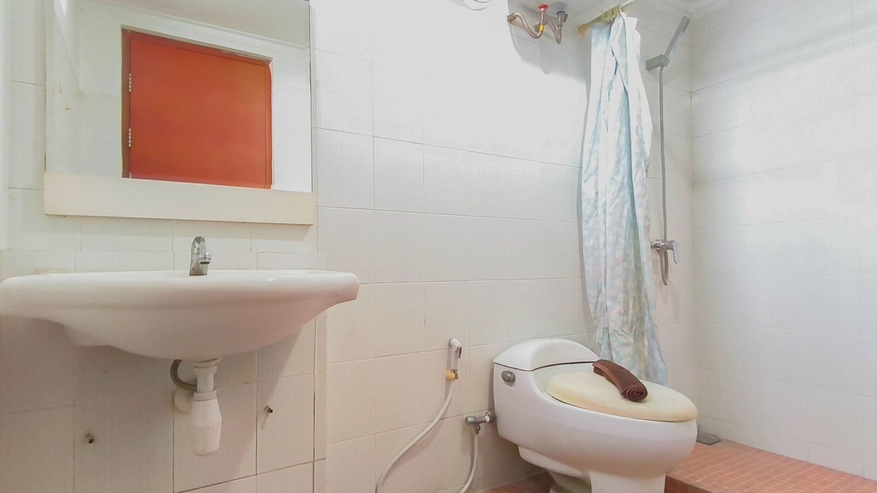 Photo of Bathroom in Siwalankerto