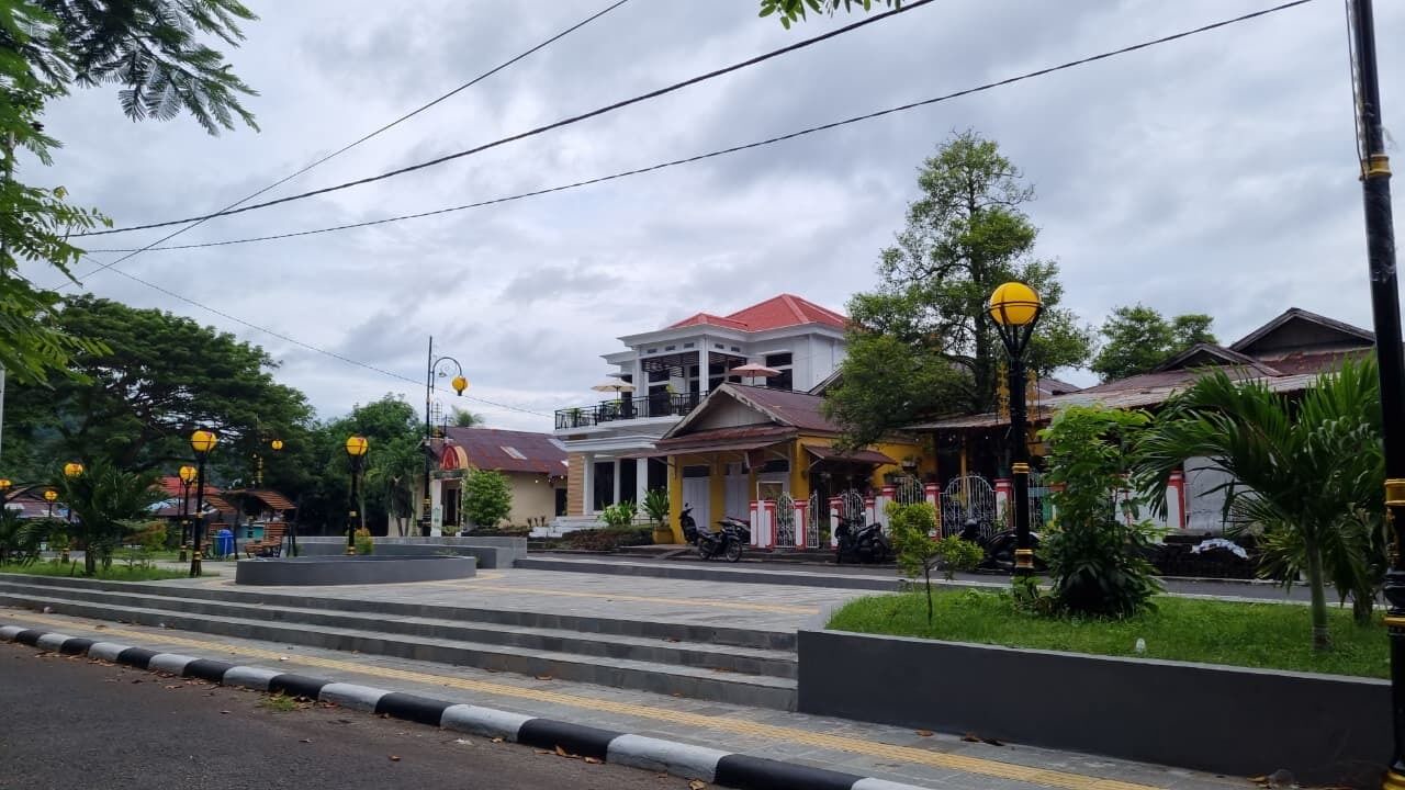 Photo of Others in Bandanaira
