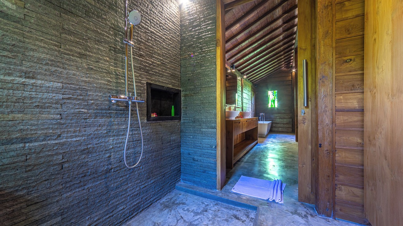 Photo of Bathroom in Kalisada