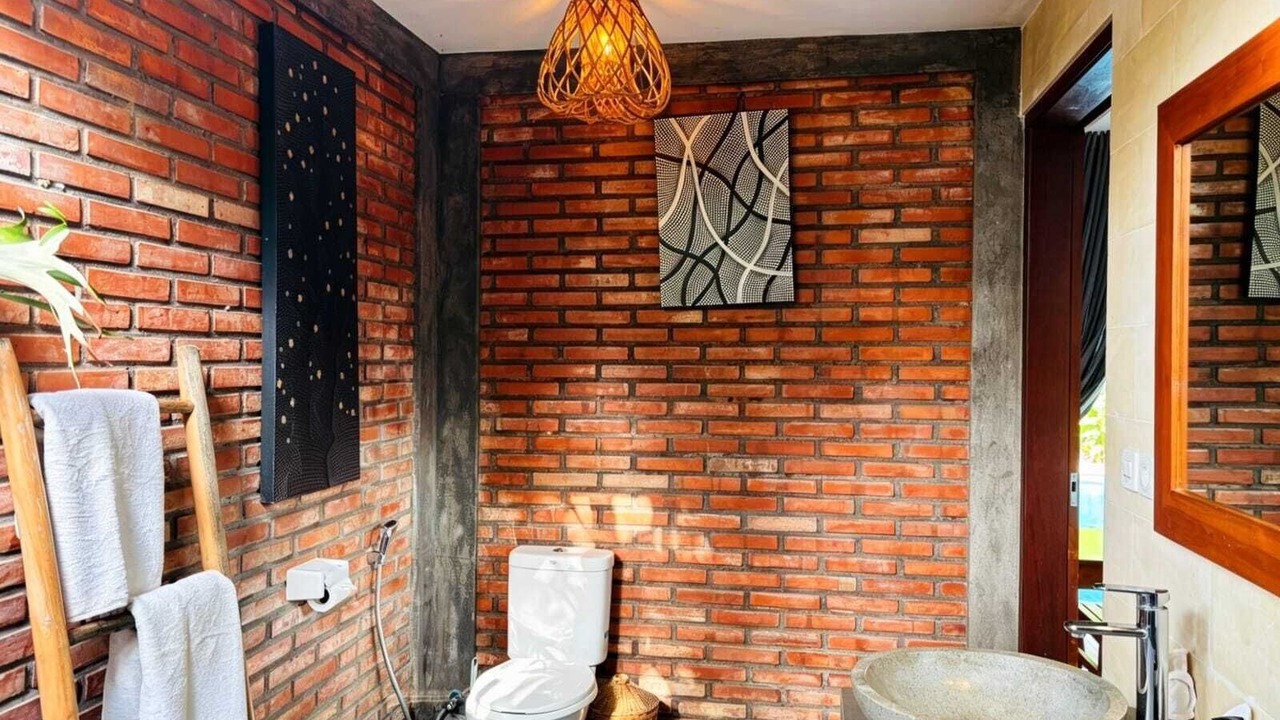 Photo of Bathroom in Bukti