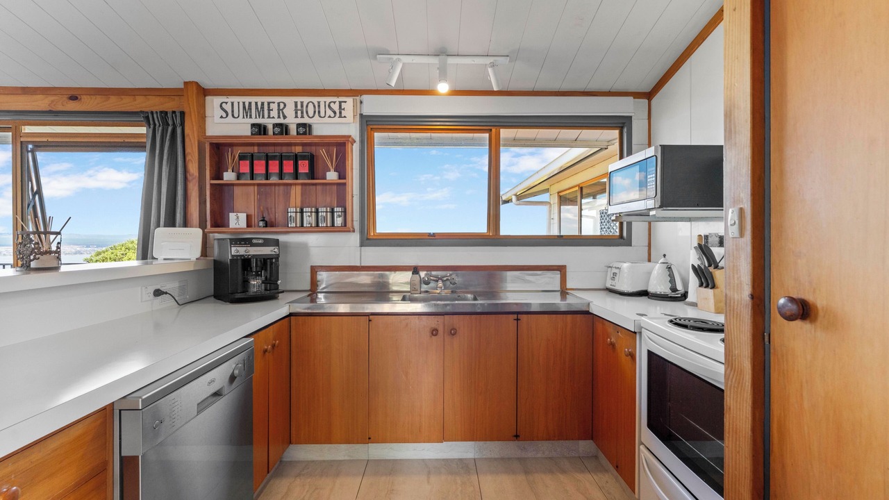 Photo of Kitchen in Acacia Bay