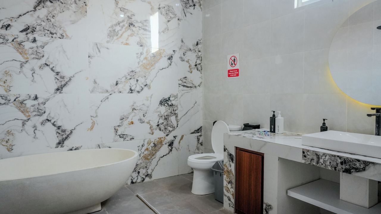 Photo of Bathroom in Sunset Road