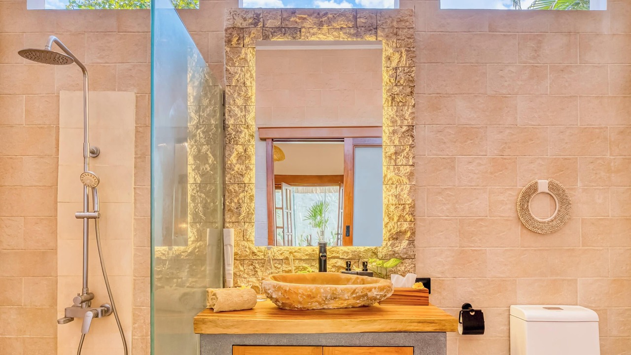 Photo of Bathroom in Laksmana
