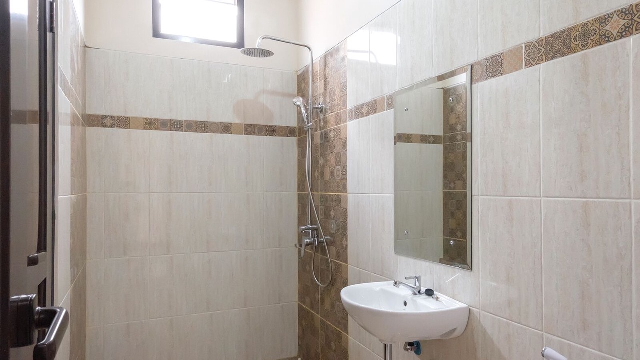 Photo of Bathroom in Cisarua
