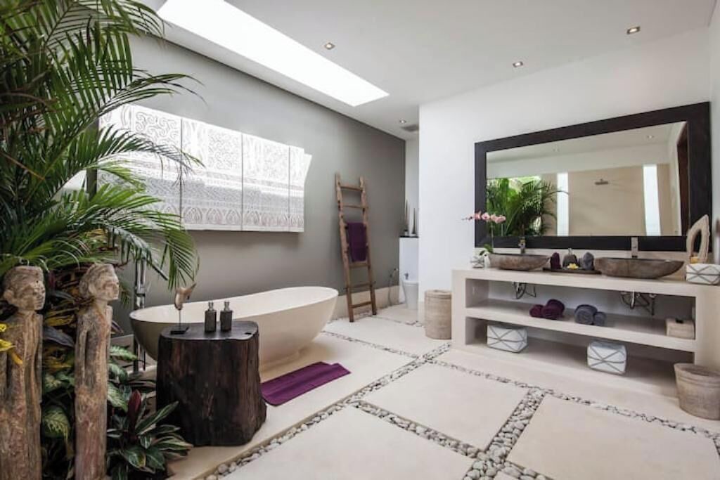 Photo of Bathroom in Sunset Road