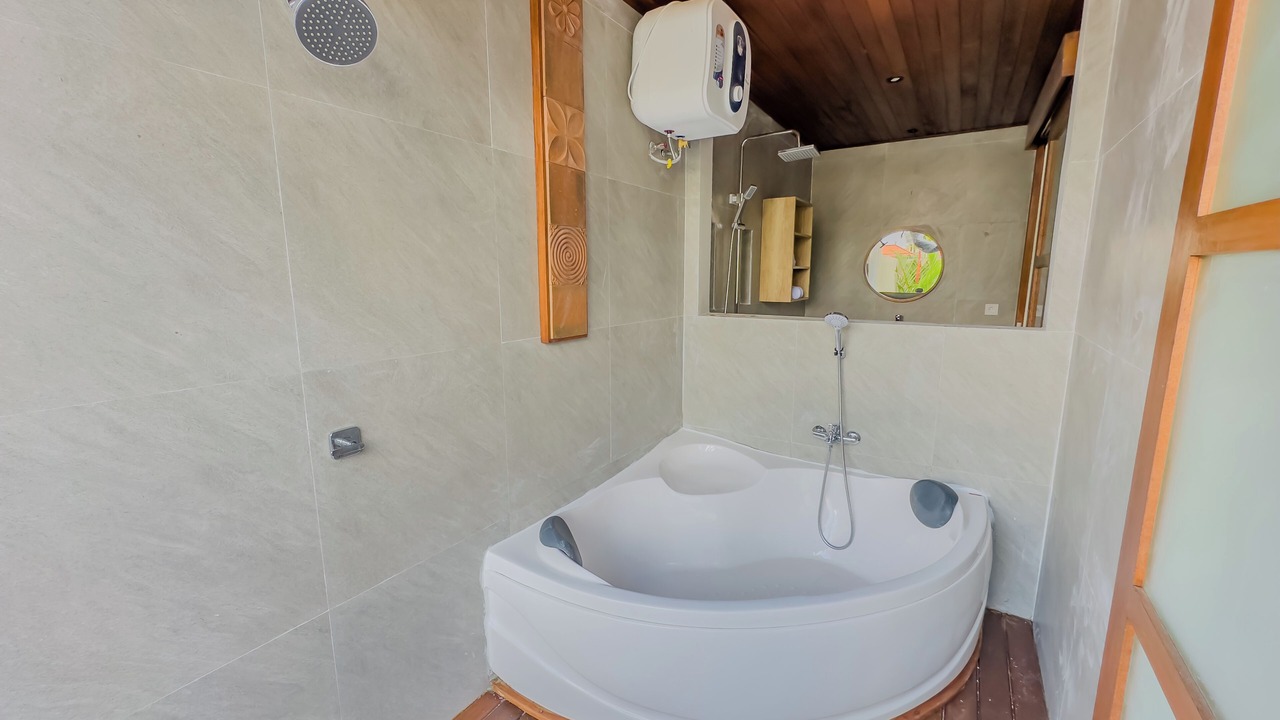 Photo of Bathroom in Petulu