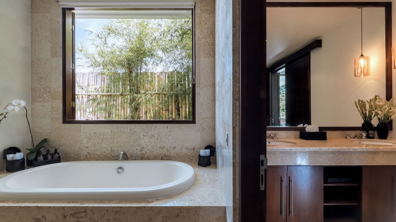 Photo of Bathroom in Petitenget