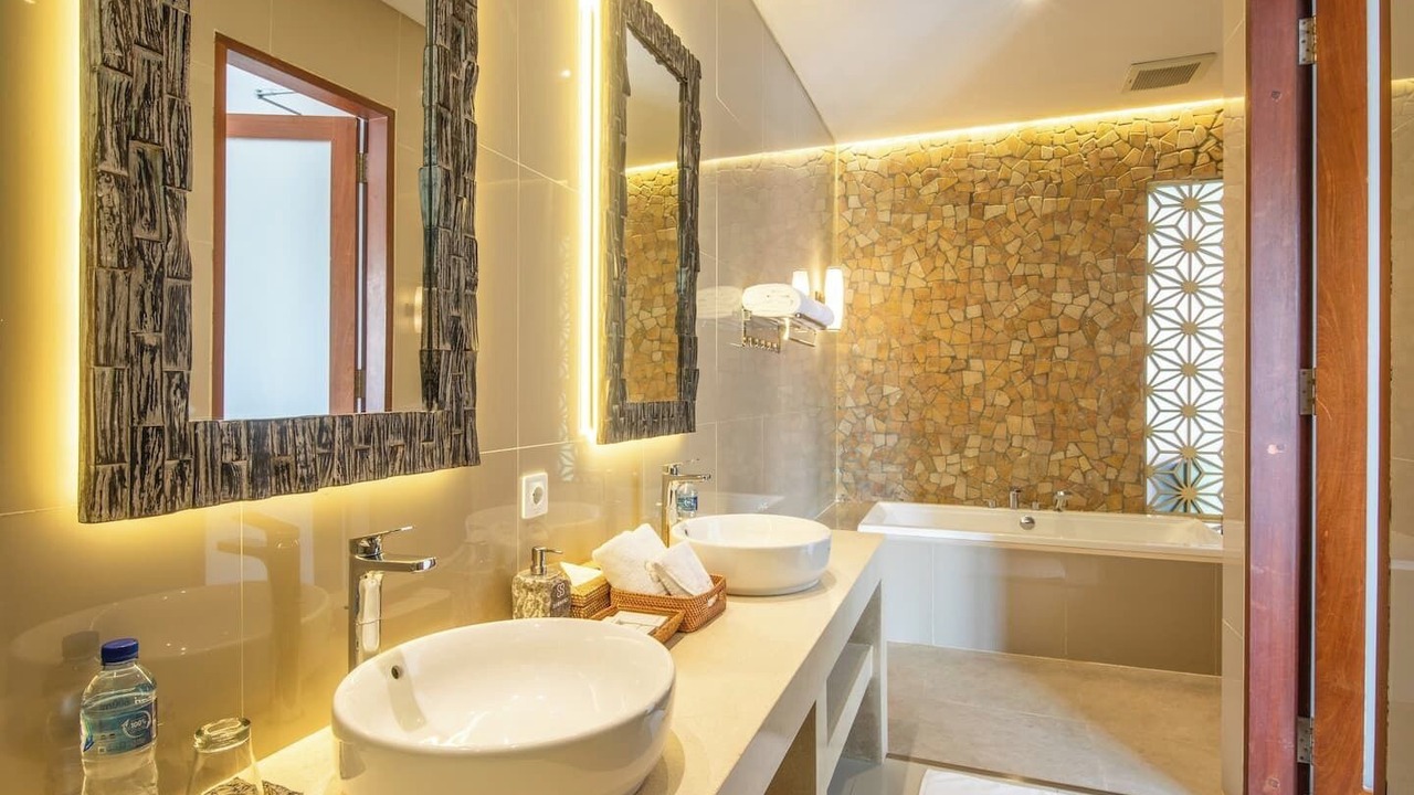Photo of Bathroom in Sunset Road
