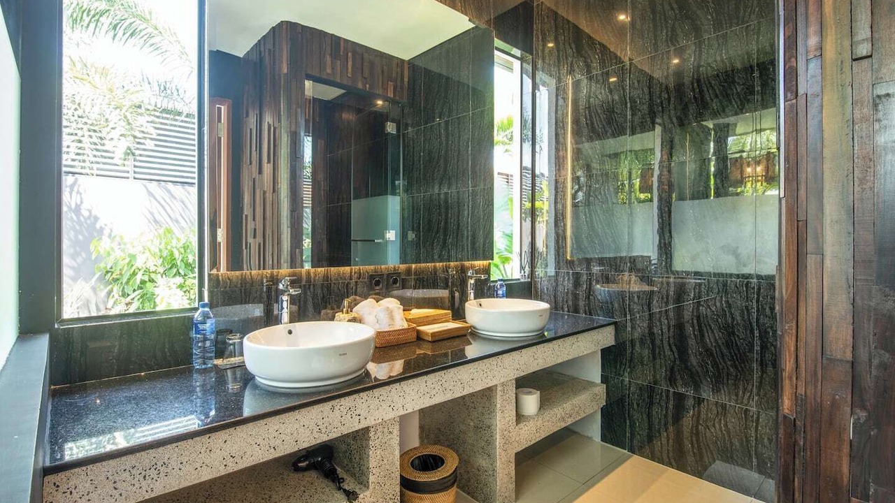 Photo of Bathroom in Sunset Road