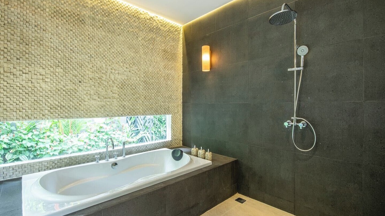 Photo of Bathroom in Sunset Road