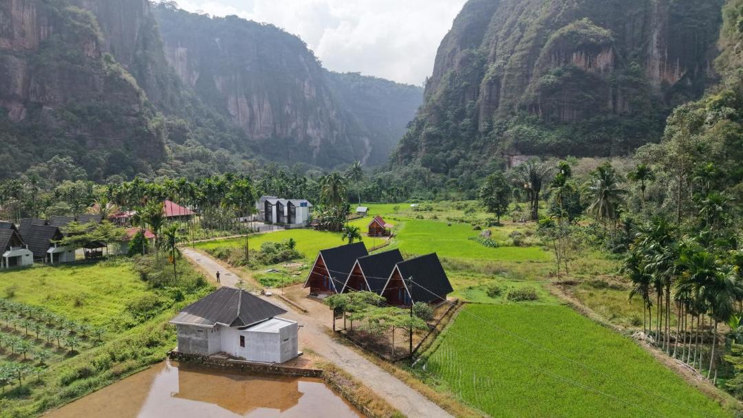 Photo of Others in Harau