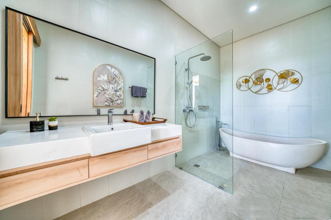 Photo of Bathroom in Sunset Road
