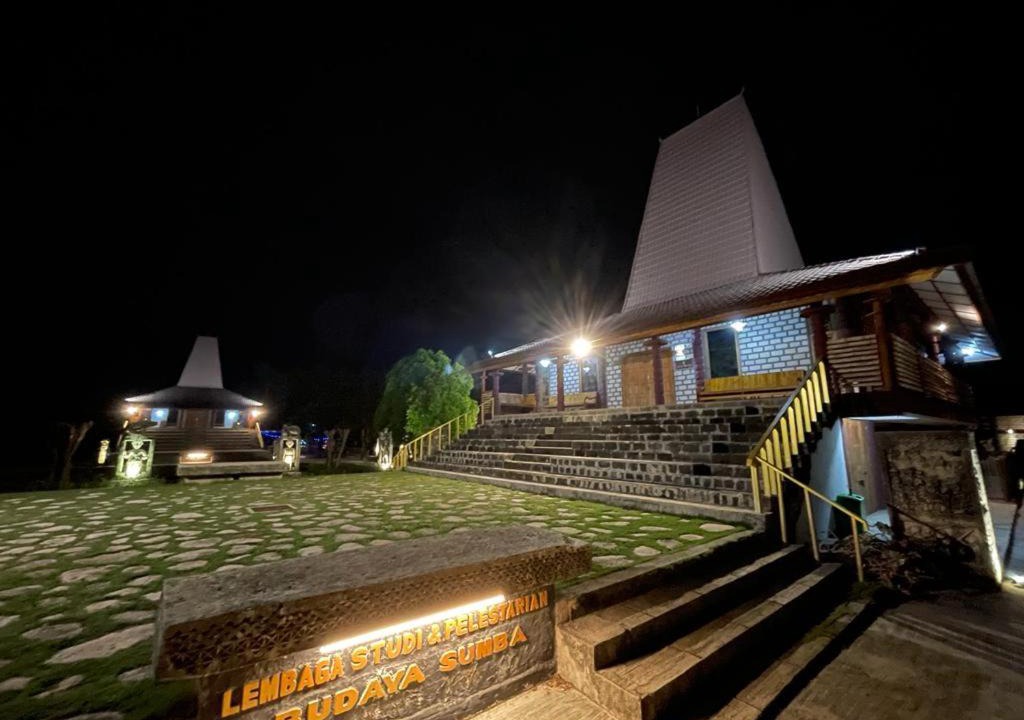 Photo of Others in Tambolaka