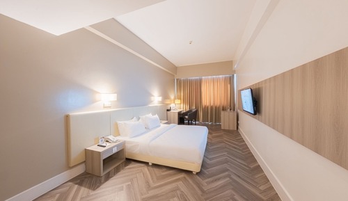 Junior Suite - Free 3pcs Laundry