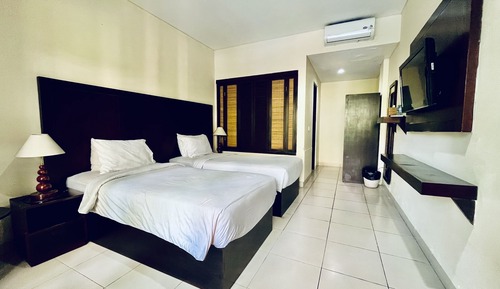 Deluxe Twin Room, Pool Access