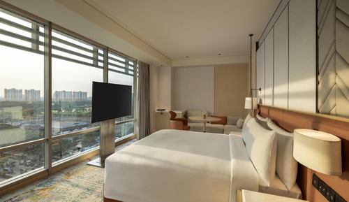 Room, 1 King Bed, Corner