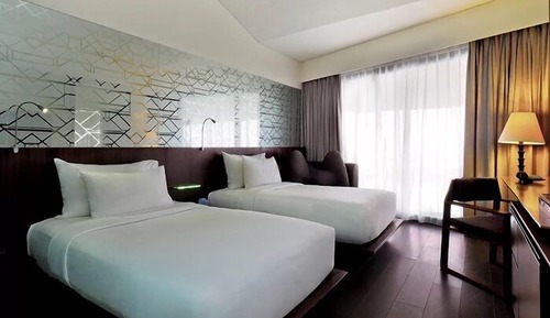 Club Twin Room