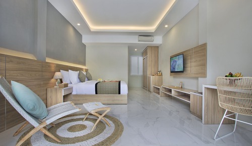 Deluxe Room, Pool Access