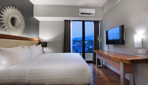 ASTON Suite