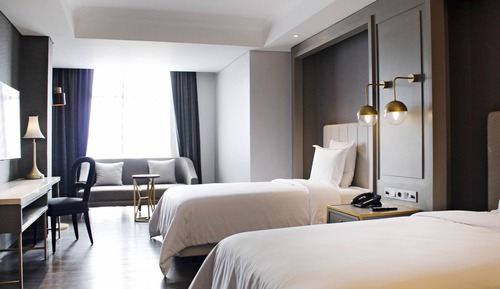 Presidential Suite, Connecting Rooms