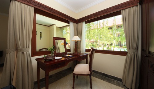 Deluxe Room, Pool View