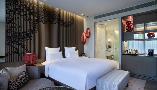 Deluxe Room, 1 King Bed, Pool Access