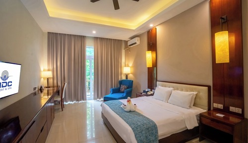 DELUXE KING ROOM,GARDEN VIEW