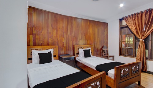 Deluxe Twin Room