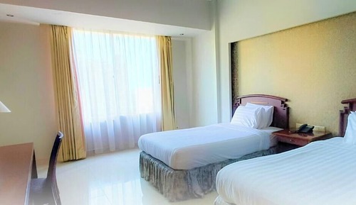 Superior Twin Room, 2 Twin Beds, Non Smoking, City View