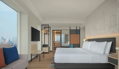 Panoramic Loft, 1 King Bed, Non Smoking, City View