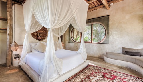 Suite, 1 Queen Bed, Bathtub