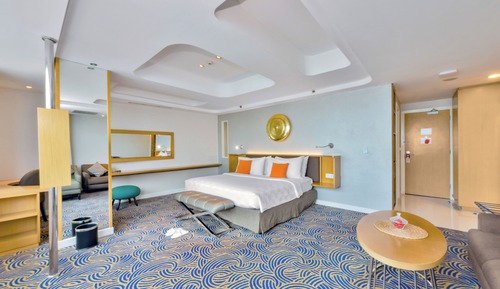 Business Suite, 1 Queen Bed