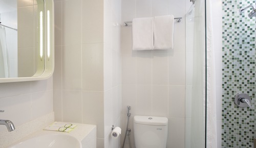 Zest Queen Room