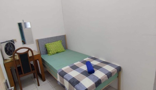 Basic Single Room, Smoking, City View
