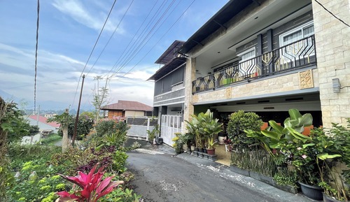 Exclusive Villa (6 rooms) with Mountain View