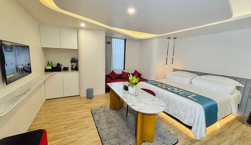 Suite, City View