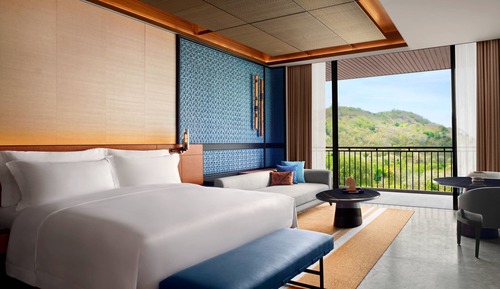 Junior Suite, 1 King Bed, Partial Sea View