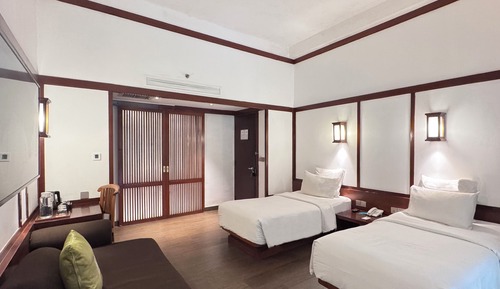 Deluxe Room, 2 Twin Beds, Bathtub