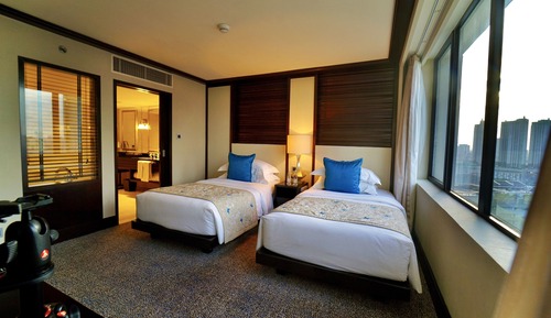 Club Suite, 2 Twin Beds (Urban, Monument View)