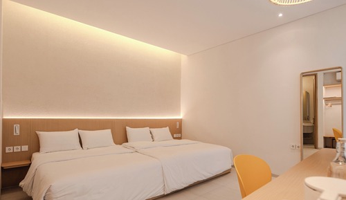 Deluxe Quadruple Room, 2 Queen Beds, Non Smoking