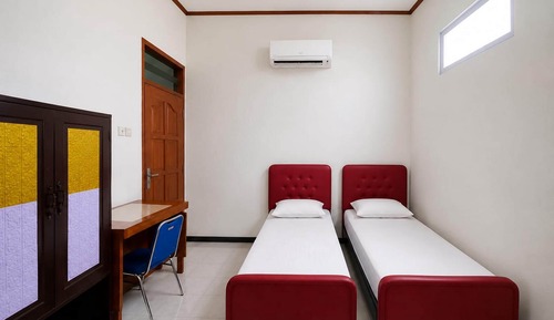 Standard Twin Room